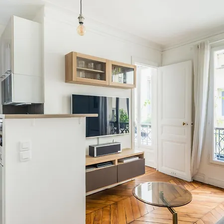 Charming In Heart Of Batignolles Apartment