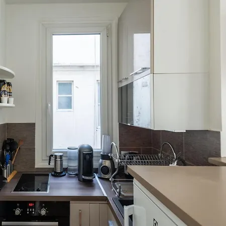 Charming In Heart Of Batignolles Paris